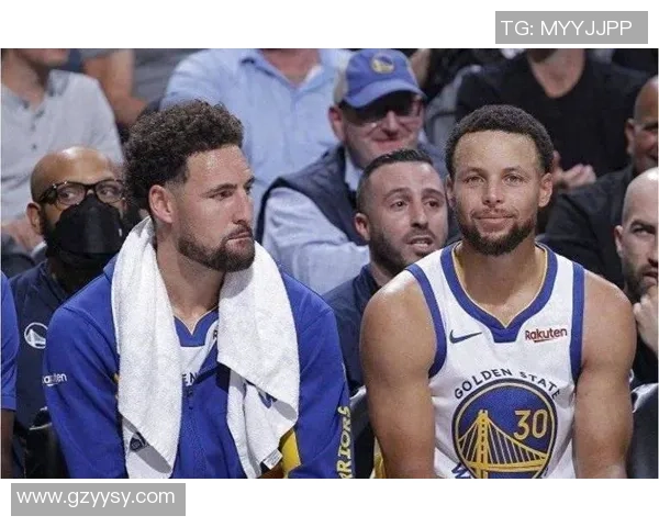 勇士与开拓者西部决赛首场精彩对决全场录像回顾与分析