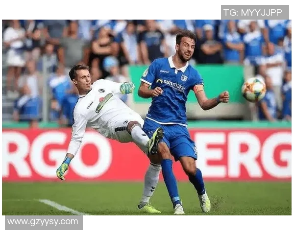 法国杯激战：斯特拉斯堡VS敦刻尔克，攻防博弈剑拔弩张